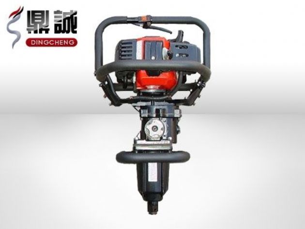 點擊查看詳細(xì)信息<br>標(biāo)題：便攜式內(nèi)燃扳手 閱讀次數(shù)：4428