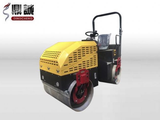 點(diǎn)擊查看詳細(xì)信息<br>標(biāo)題：2.5噸全液壓座駕式振動(dòng)壓路機(jī) 閱讀次數(shù)：14554
